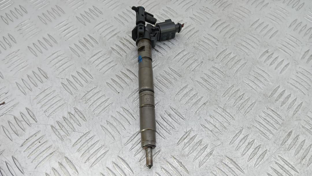 форсунка Volkswagen Tiguan 1 поколение 2010, 2.0 л., дизель, МКПП, внедорожник 5 дв., 03L130277, 0445116030 - фото №1