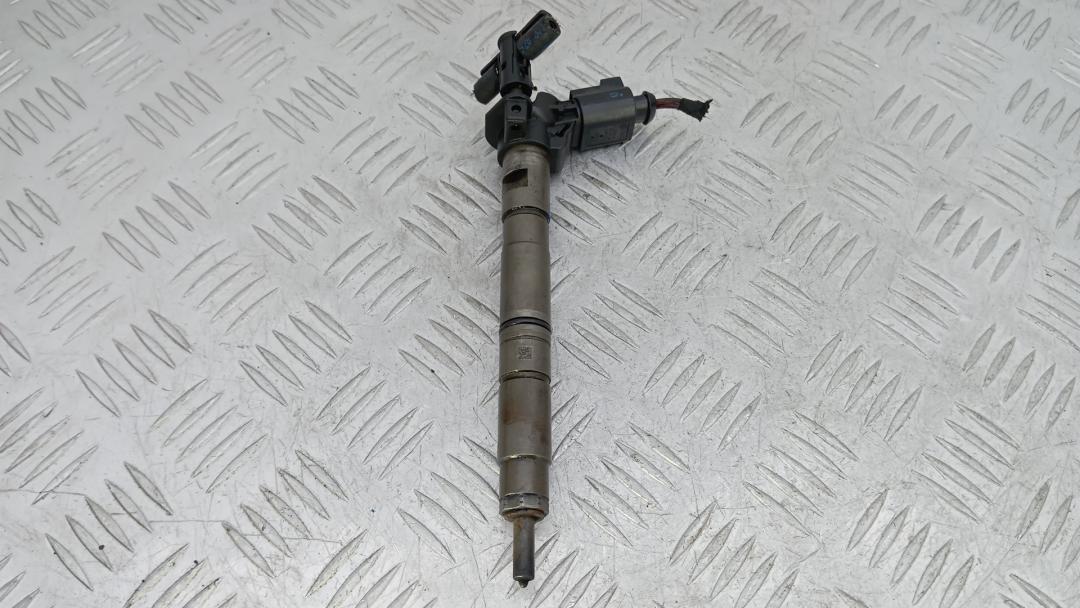 форсунка Volkswagen Tiguan 1 поколение 2010, 2.0 л., дизель, МКПП, внедорожник 5 дв., 03L130277, 0445116030 - фото №1