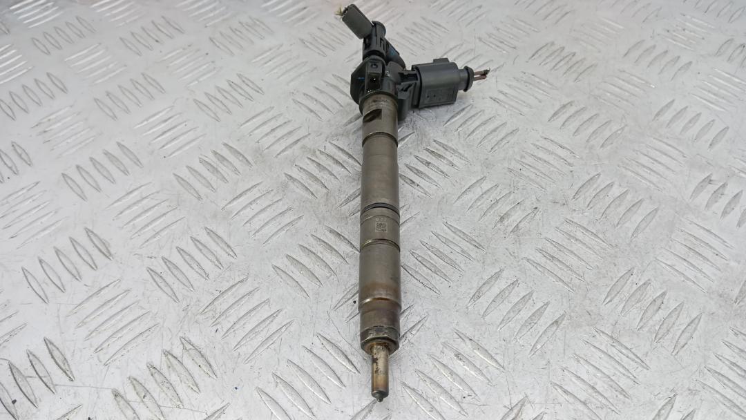 форсунка Volkswagen Tiguan 1 поколение 2010, 2.0 л., дизель, МКПП, внедорожник 5 дв., 03L130277, 0445116030 - фото №1