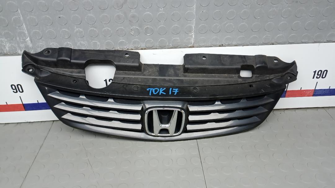 решетка радиатора Honda Civic 8 поколение 2005, 1.6 л., бензин, МКПП, хетчбэк 5 дв. - фото №1