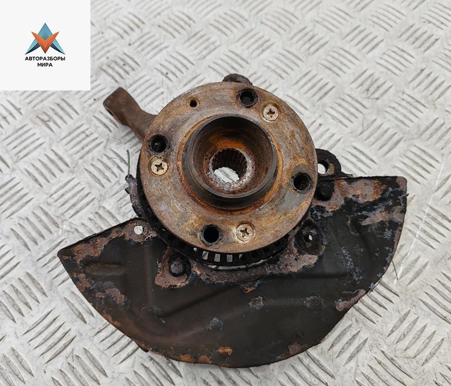 ступица передняя правая Volkswagen Vento 1 поколение 1997, 1.6 л., бензин, АКПП, зелёный, седан - фото №1