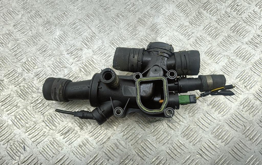 корпус термостата Ford Mondeo IV 2009, 2.0 л., дизель, АКПП, белый, универсал, 9656182980