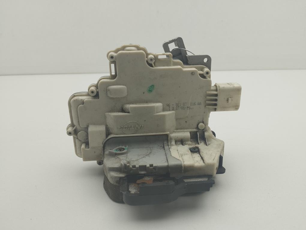 замок двери передней правой Audi A4 B7 2005, 2.0 л., дизель, АКПП, синий, универсал, 8E1837016AA - фото №1