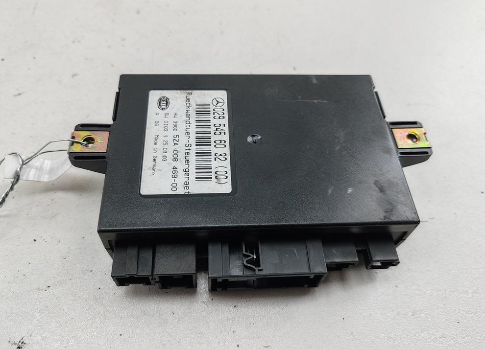 блок управления крышкой багажника Mercedes-Benz E-Класс W211/S211 2003, 2.2 л., дизель, МКПП, чёрный, универсал, 0265456032 - фото №1