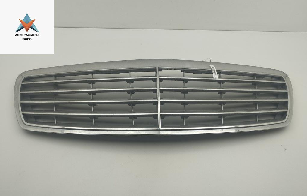 решетка радиатора Mercedes-Benz E-Класс W211/S211 2003, чёрный, универсал, 2118800383 - фото №1