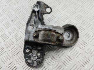 крепление стабилизатора / втулки стабилизатора Volkswagen Passat B5+ (GP) 2003, 1.8 л., бензин, АКПП, серый, седан, 8E0198351