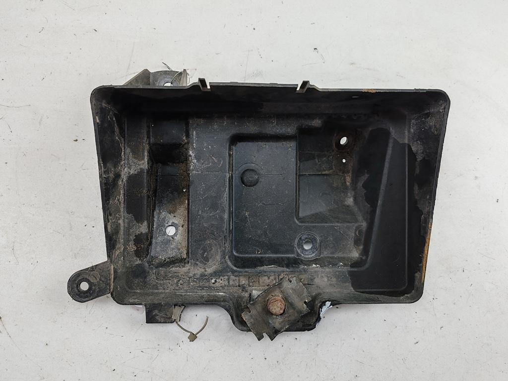 полка аккумулятора Opel Astra G 1999, 1.8 л., бензин, АКПП, серый, универсал, 09132098