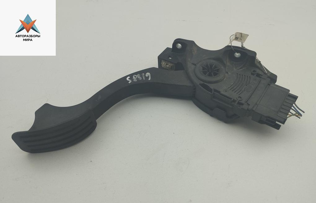 педаль Ford Mondeo 4 поколение 2009, 2.0 л., дизель, АКПП, белый, универсал, 6G929F836NC - фото №1