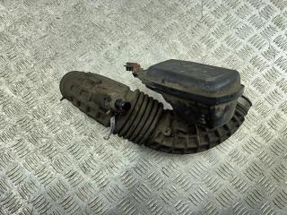 патрубок воздушного фильтра Nissan Pathfinder 2005, 2.5 л., дизель