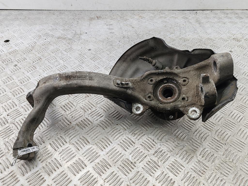 Кулак (корпус ступицы) передний левый Audi A6 4F/C6 2004, 2.0 л., дизель, МКПП, чёрный, седан - фото №1