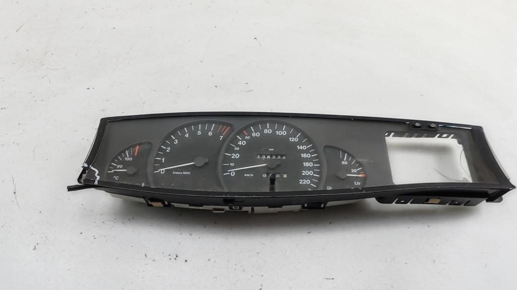 приборная панель Opel Omega B 1995, 2.0 л., бензин, МКПП, красный, седан, 87001300