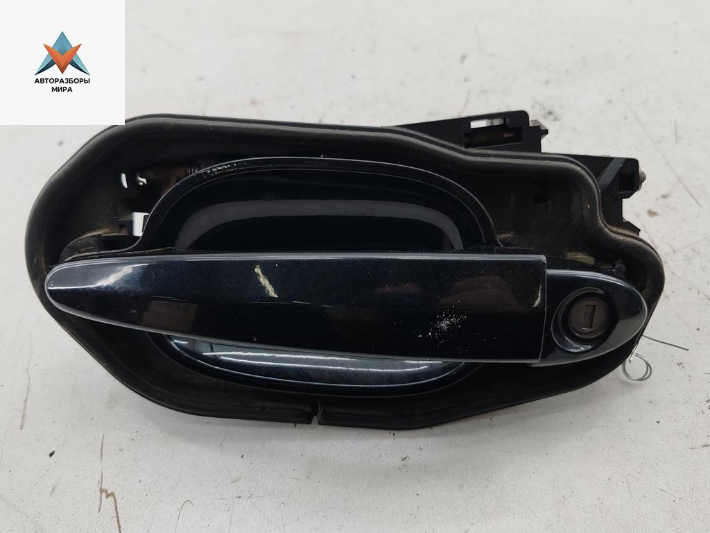 Корпус (держатель) ручки двери передней левой BMW 5 серия E60/E61 2005, 2.5 л., бензин, МКПП, чёрный, универсал, 7034451 - фото №1