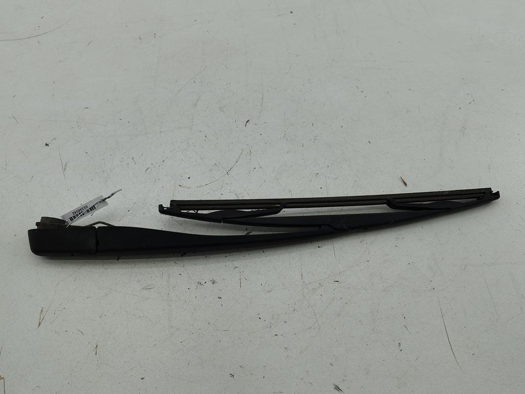Щеткодержатель (поводок стеклоочистителя) задний Opel Zafira 2 поколение (B) 2006, 1.6 л., бензин, МКПП, серый, минивэн, 13145552 - фото №1