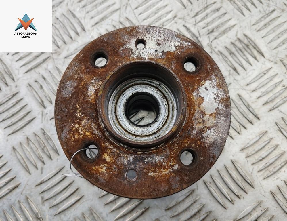 ступица задняя левая Renault Scenic 1 поколение 1998, 1.6 л., бензин, МКПП, зелёный, минивэн - фото №1