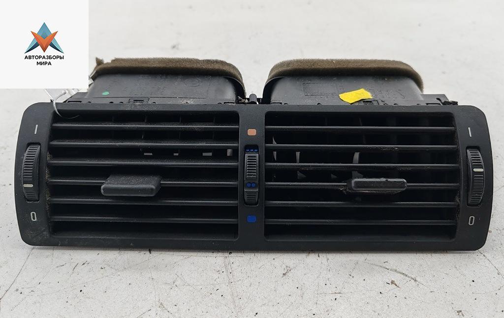 дефлектор обдува салона BMW 5 серия E39 1996, 2.8 л., бензин, АКПП, коричневый, седан, 8391179 - фото №1