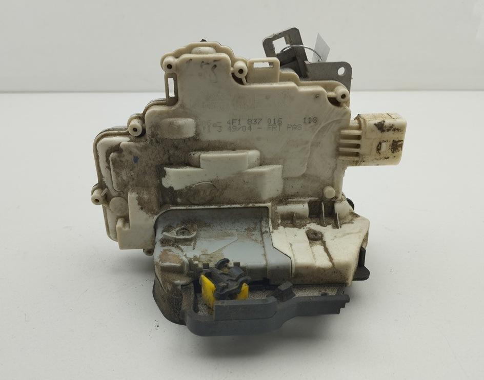замок двери передней правой Audi A6 C6 2004, 2.0 л., дизель, МКПП, чёрный, седан, 4F1837016