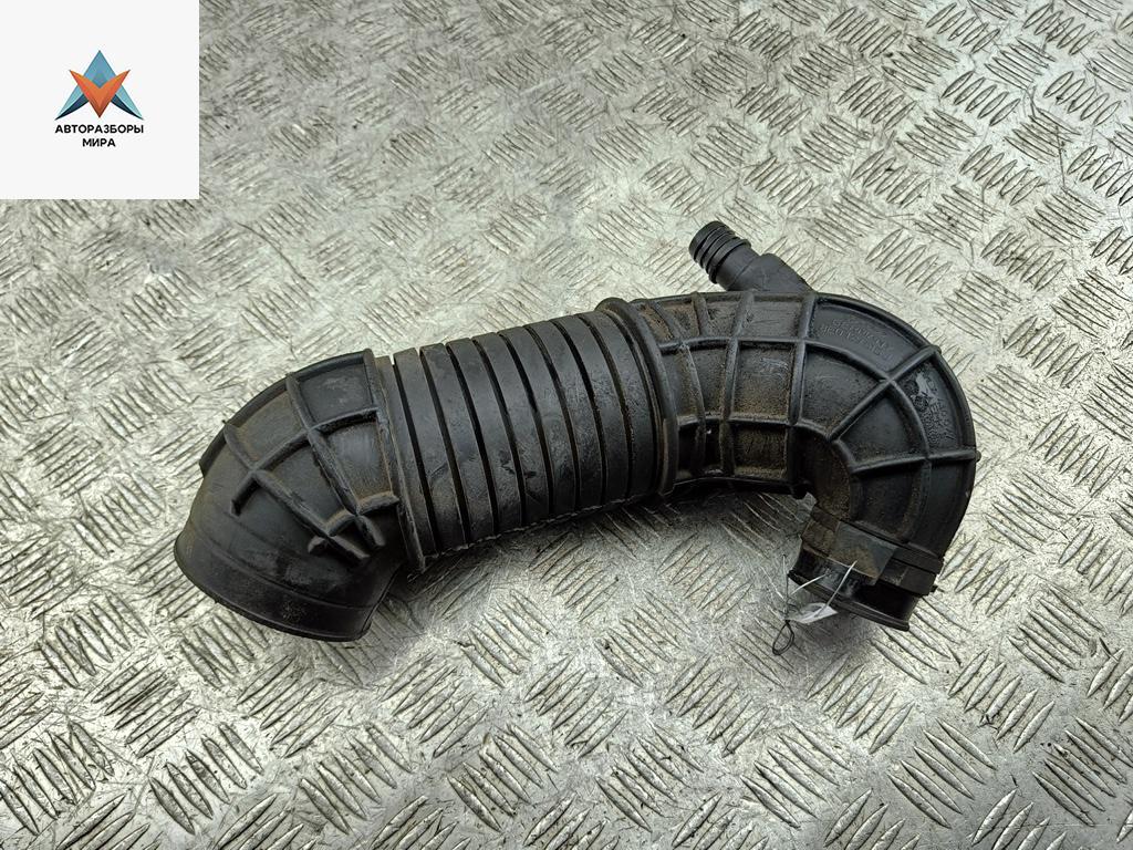 патрубок турбины Audi A4 B7 2005, 2.0 л., дизель, 8E0129615J - фото №1
