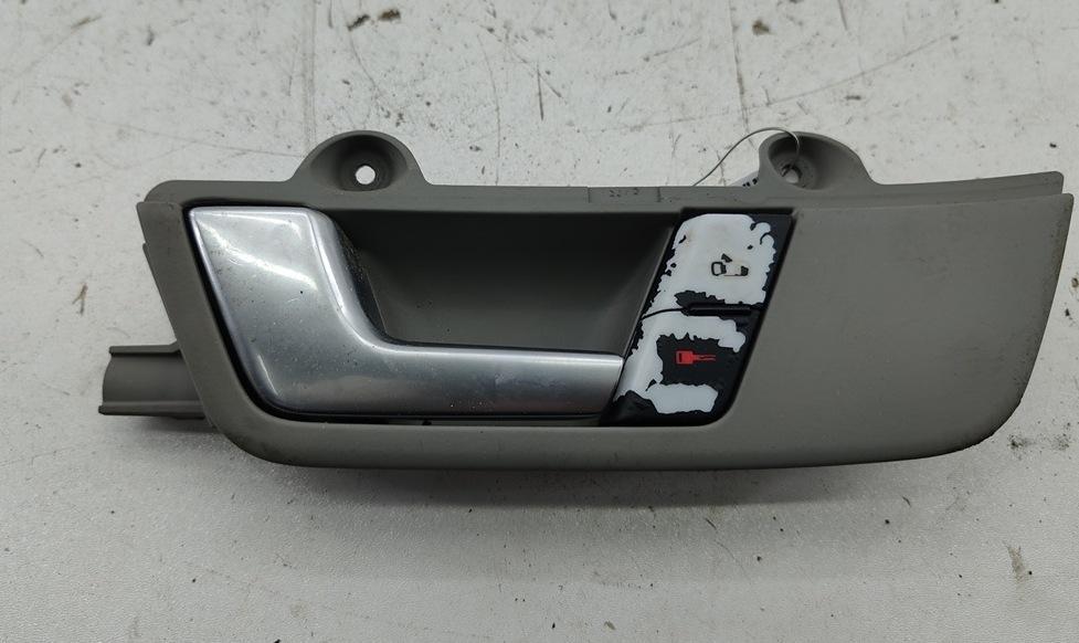 ручка внутренняя передняя левая Audi A4 B7 2005, 2.0 л., дизель, АКПП, синий, универсал, 8E1837019 - фото №1