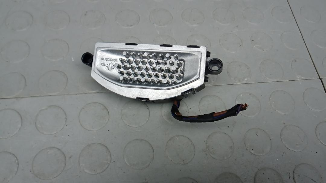 сопротивление печки Skoda Octavia 4 поколение 2024, 1.0 л., бензин, АКПП, универсал, 5Q0907521F - фото №1