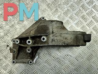 кронштейн (крепление) Mercedes-Benz Vito 2001, 2.2 л., дизель, МКПП, чёрный, микроавтобус, 6112220009