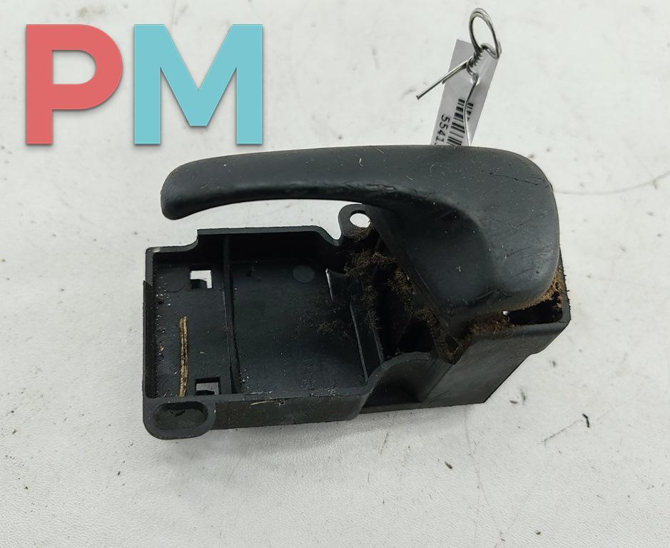 ручка внутренняя передняя левая Volkswagen Passat B4 1994, 1.8 л., бензин, МКПП, синий, универсал, 3A0837235 - фото №1