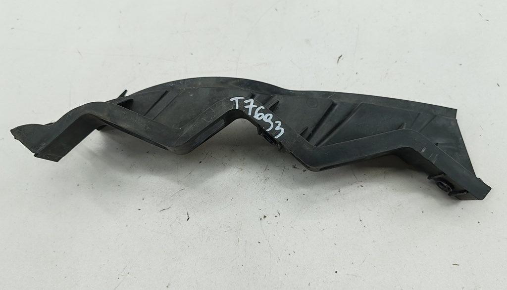 кронштейн переднего бампера Volkswagen Passat B6 2007, 2.0 л., дизель, МКПП, синий, универсал, 3C0807890