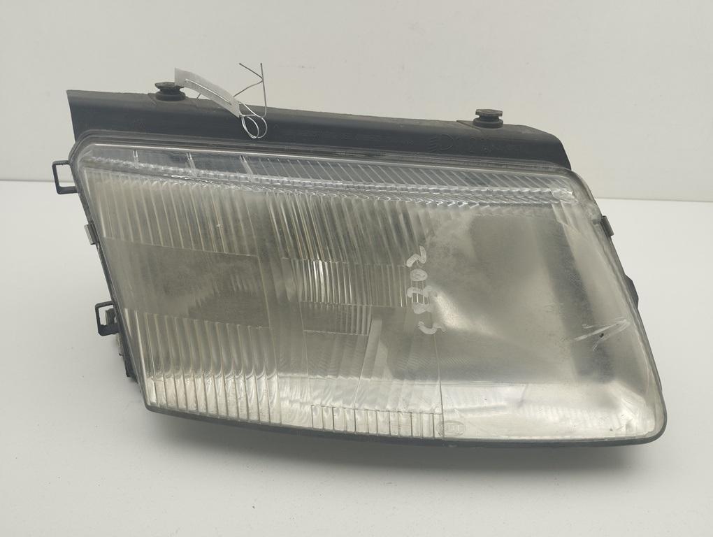фара правая Volkswagen Passat B5 1997, 1.6 л., бензин, МКПП, зелёный, универсал, 147426-00