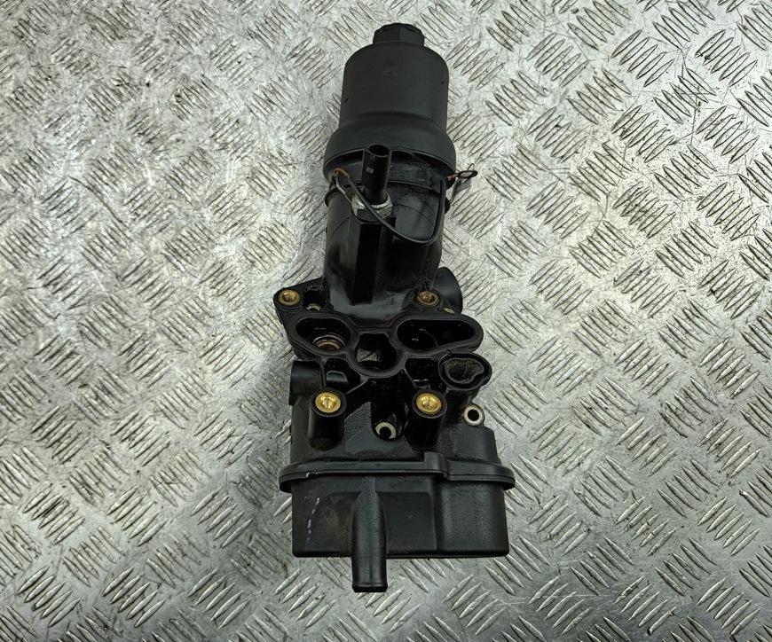 корпус масляного фильтра Volkswagen Passat B6 2005, 2.0 л., бензин, АКПП, универсал, 06D115397G - фото №1