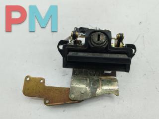 кнопка открытия багажника Skoda Octavia mk1 (A4 1U) 2003, 1.9 л., дизель, МКПП, серый, универсал, 1U9827565G