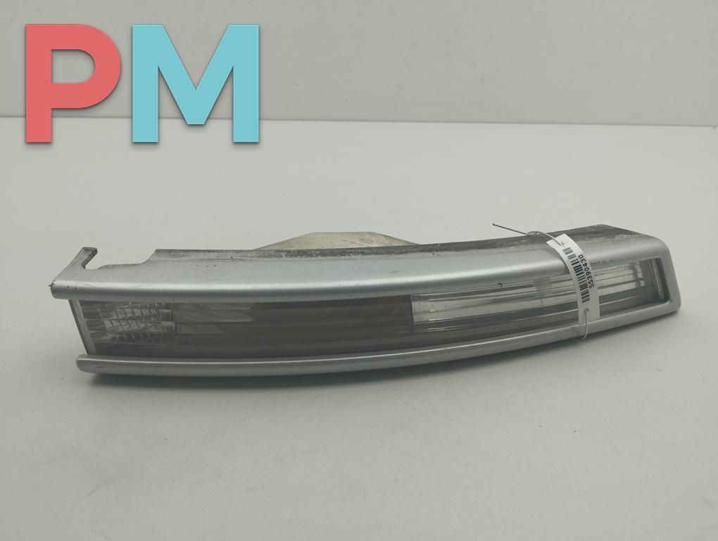 Поворотник (указатель поворота) правый Volkswagen Passat B6 2009, 2.0 л., дизель, АКПП, серый, универсал, 3C0853042L - фото №1