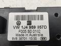 блок управления стеклоподъемниками Volkswagen Passat B5 [рестайлинг] 2003, 1.8 л., бензин, АКПП, серый, седан, 1J4959857D - фото №3