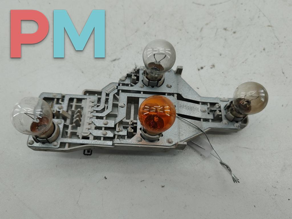 Плата фонаря заднего правого Skoda Octavia mk2 (A5 1Z) 2005, 1.9 л., дизель, МКПП, чёрный, универсал, 1Z9945258 - фото №1