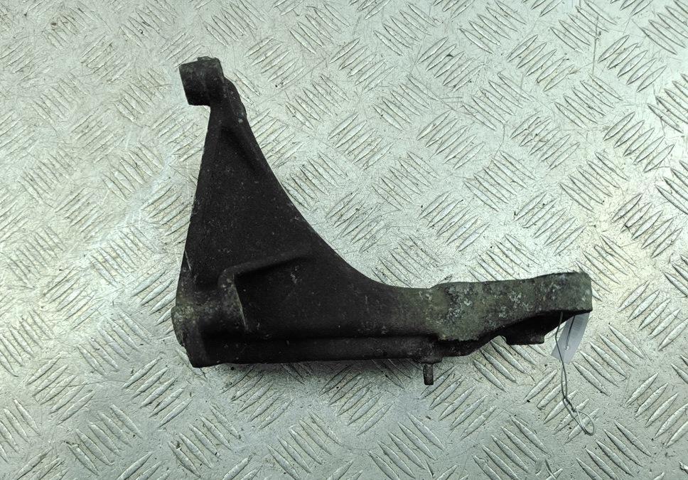 кронштейн двигателя Volkswagen Passat B4 1995, 1.8 л., бензин, МКПП, красный, универсал, 357199354H - фото №1
