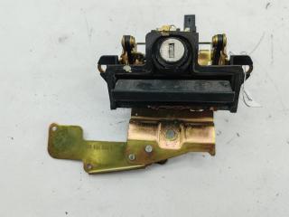 ручка крышки багажника Skoda Octavia mk1 (A4 1U) 2000, серый, хетчбэк 5 дв., 1U6827565G