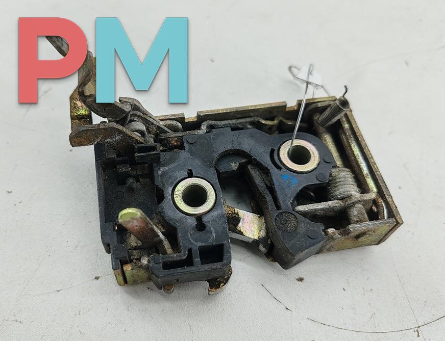 замок двери передней левой Volkswagen Passat B4 1994, 1.8 л., бензин, МКПП, синий, универсал, 357837015G - фото №1