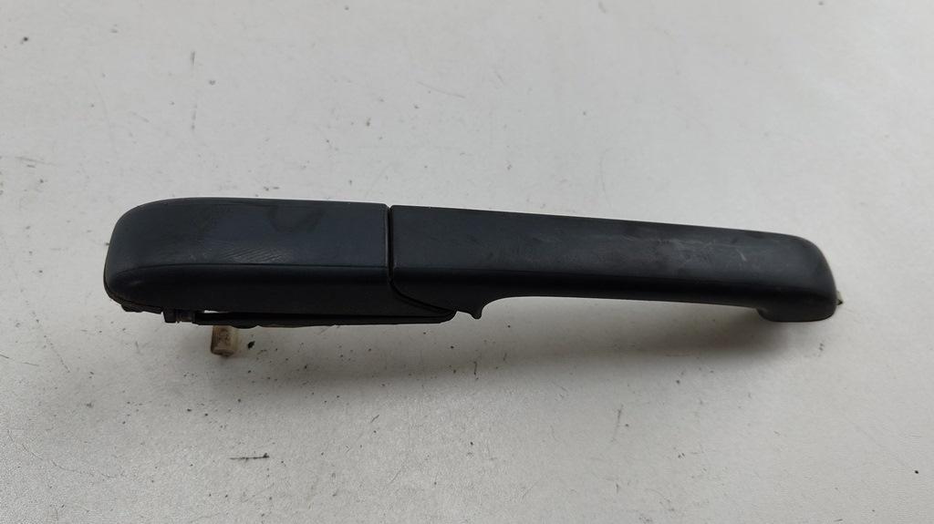 ручка наружная задняя правая Volkswagen Passat B4 1994, 1.8 л., бензин, МКПП, синий, универсал, 3A0839206A - фото №1