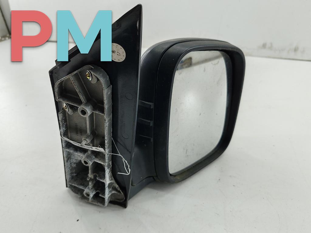 зеркало правое Volkswagen Caddy 3 поколение 2005, 2.0 л., дизель, МКПП, белый, фургон - фото №1
