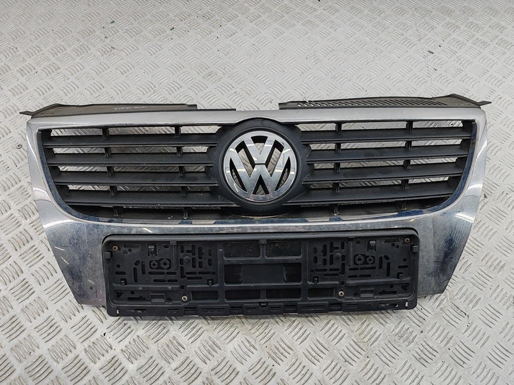 решетка радиатора Volkswagen Passat B6 2007, синий, универсал, 3C0853651B - фото №1