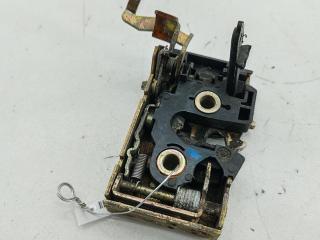 замок двери передней правой Volkswagen Passat B4 1994, 1.8 л., бензин, МКПП, синий, универсал, 357837016G