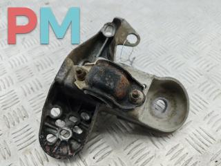 кронштейн (крепление) Volkswagen Passat B5 [рестайлинг] 2002, 1.9 л., дизель, МКПП, серый, универсал, 8E0199351