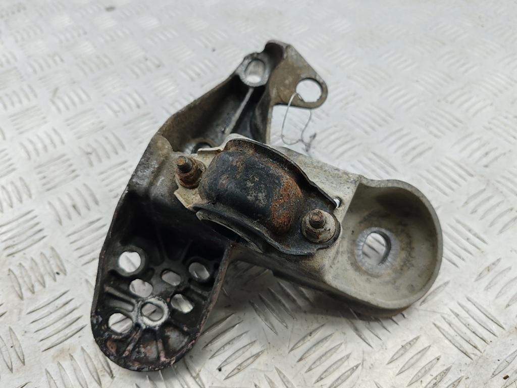 кронштейн (крепление) Volkswagen Passat B5+ (GP) 2002, 1.9 л., дизель, МКПП, серый, универсал, 8E0199351