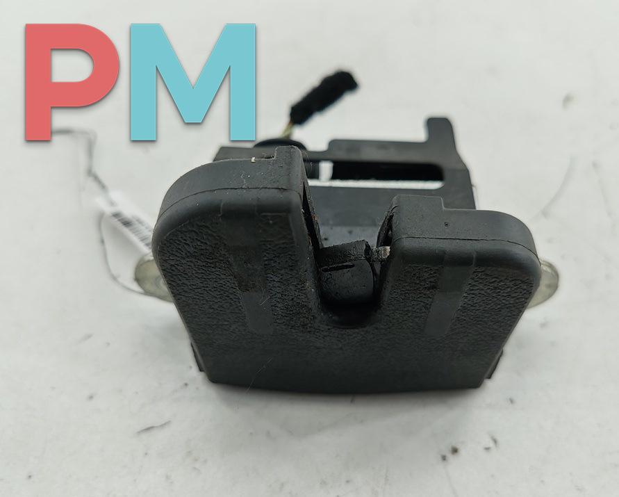 замок багажника Volkswagen Touran 1 поколение 2003, минивэн, 1T0827505F - фото №1