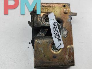 замок двери передней правой Volkswagen Passat B4 1995, 1.8 л., бензин, МКПП, красный, универсал, 357837016G