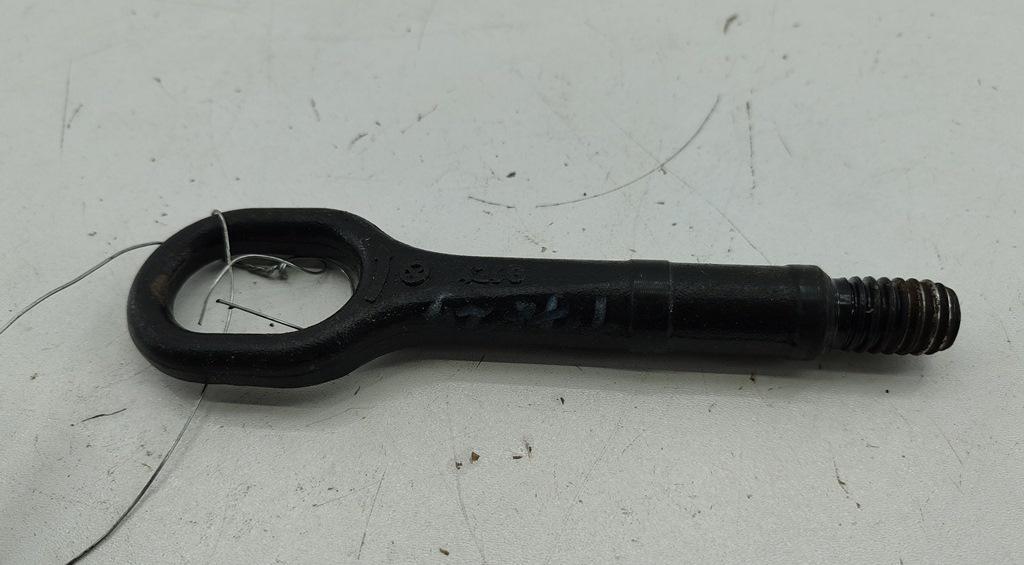 крюк буксировочный Volkswagen Passat B6 2009, 2.0 л., дизель, АКПП, серый, универсал, 1T0805615A