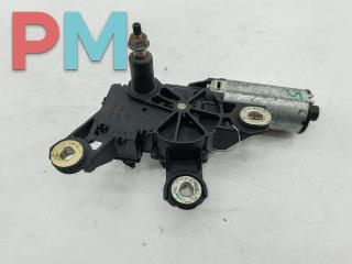 Двигатель стеклоочистителя заднего (моторчик дворников) Volkswagen Passat B5 1997, 1.6 л., бензин, МКПП, зелёный, универсал, 8L0955711