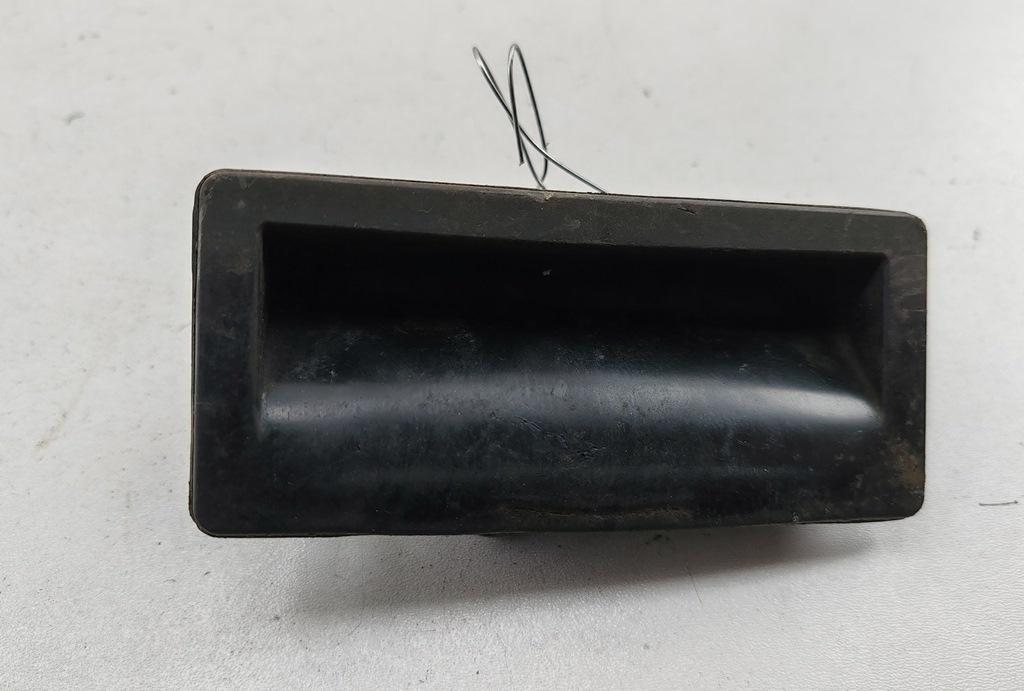 кнопка открытия багажника Volkswagen Passat B6 2007, 1.9 л., дизель, МКПП, чёрный, универсал, 5N0827566