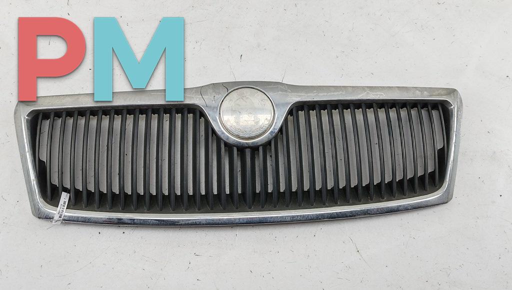 решетка радиатора Skoda Octavia mk2 (A5 1Z) 2005, чёрный, универсал, 1Z0853668 - фото №1