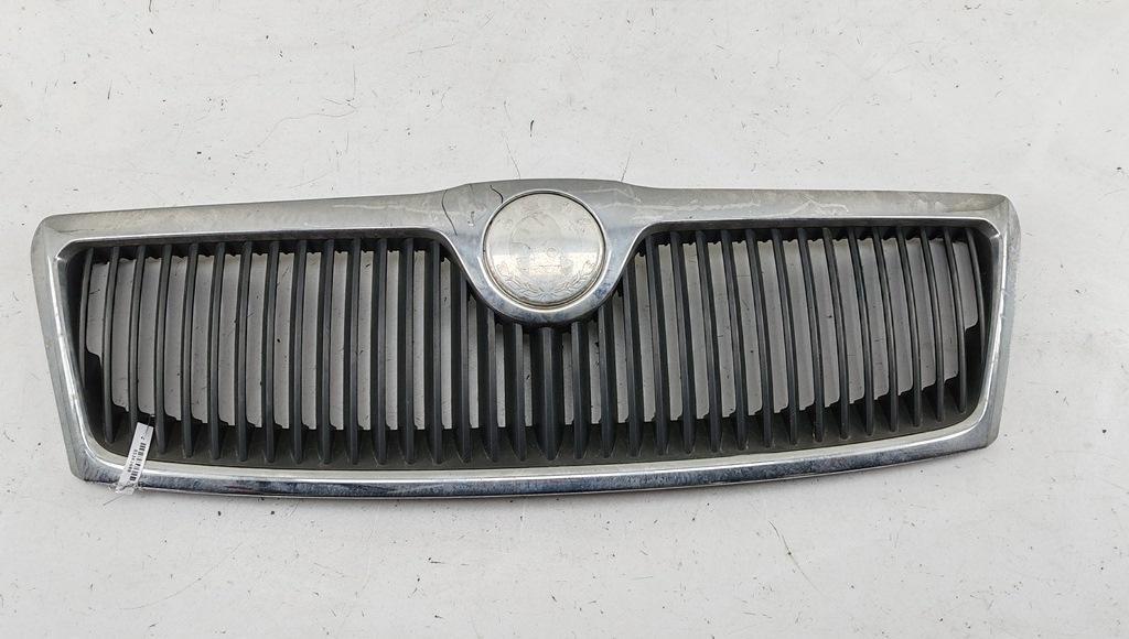 решетка радиатора Skoda Octavia mk2 (A5 1Z) 2005, чёрный, универсал, 1Z0853668 - фото №1