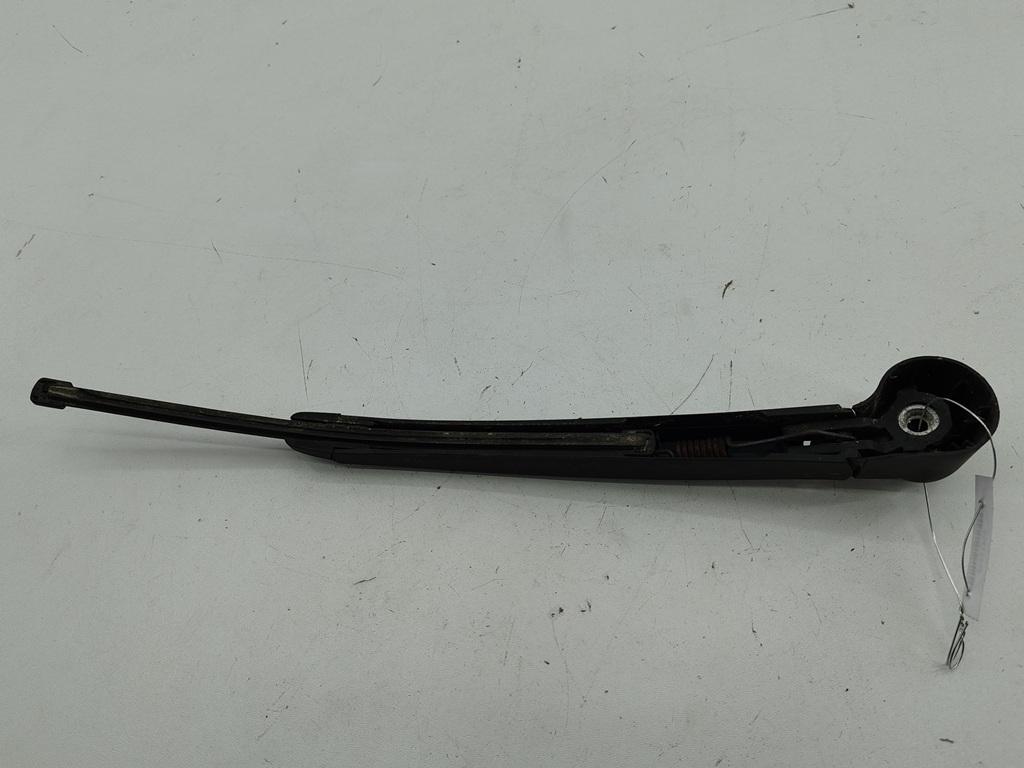 Щеткодержатель (поводок стеклоочистителя) задний Volkswagen Passat B6 2007, 1.9 л., дизель, МКПП, чёрный, универсал