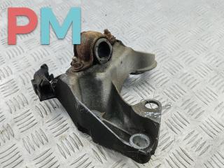 кронштейн (крепление) Volkswagen Passat B5 [рестайлинг] 2002, 1.9 л., дизель, МКПП, серый, универсал, 8E0199352